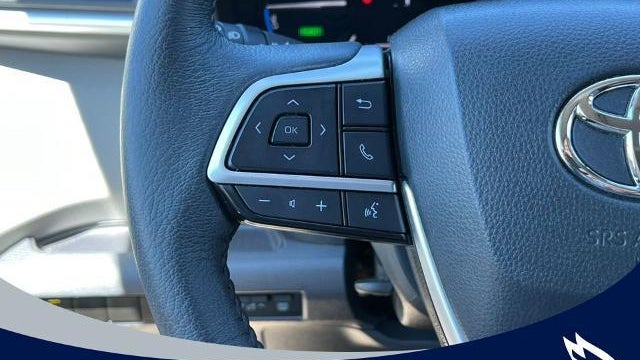2023 Toyota Sienna XLE 8-Passenger