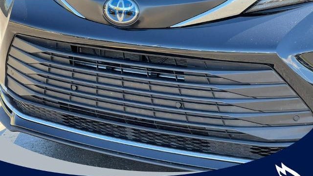 2023 Toyota Sienna XLE 8-Passenger