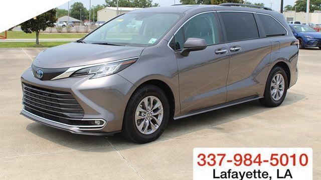 Preowned 2023 Toyota Sienna XLE 8-Passenger for Sale