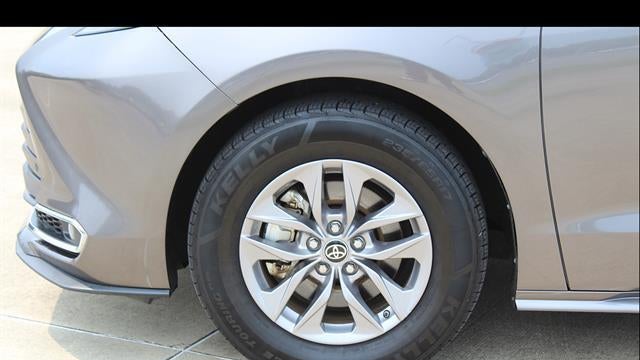 2023 Toyota Sienna XLE 8-Passenger