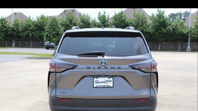 2023 Toyota Sienna XLE 8-Passenger