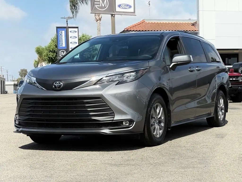 2026 Toyota Sienna - $52,091