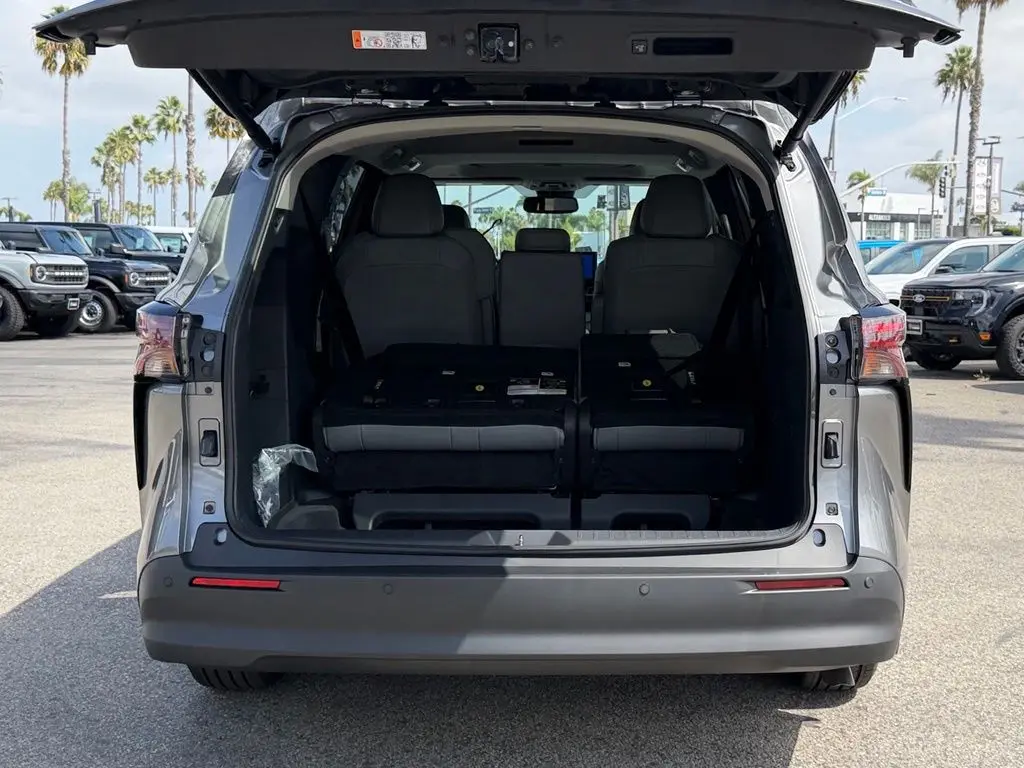 2026 Toyota Sienna - $52,091