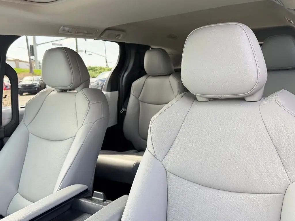 2026 Toyota Sienna - $52,091