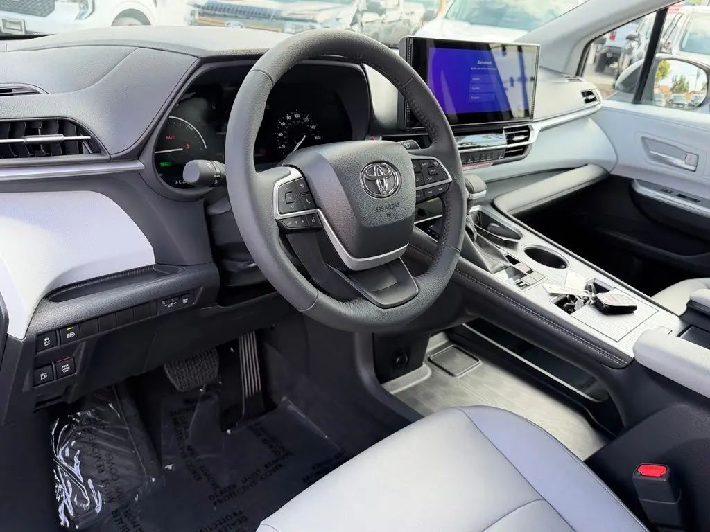 2026 Toyota Sienna - $52,091
