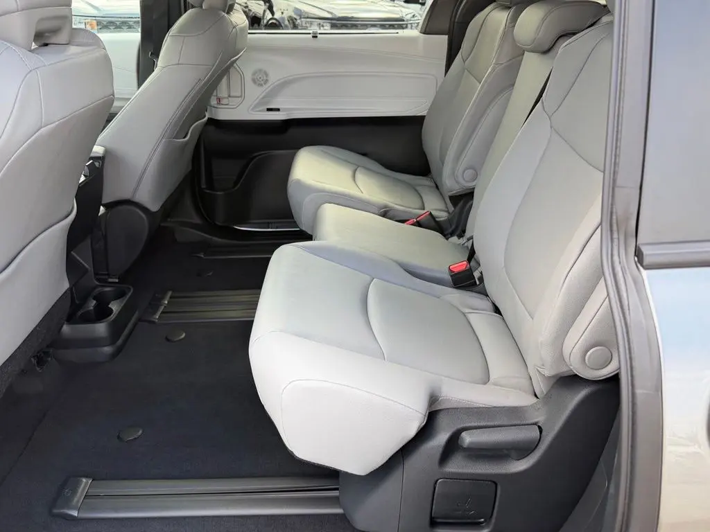 2026 Toyota Sienna - $52,091