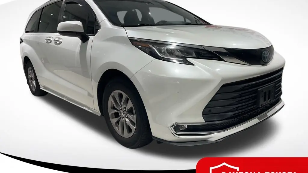 Preowned 2022 Toyota Sienna XLE 8-Passenger for Sale