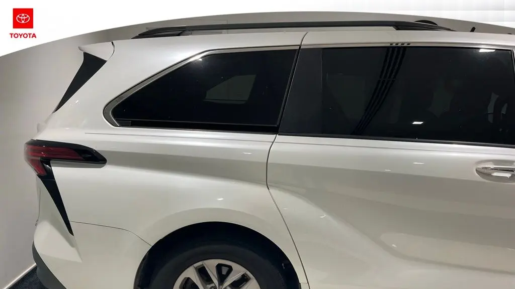 2022 Toyota Sienna XLE 8-Passenger