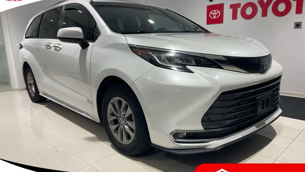 2022 Toyota Sienna XLE 8-Passenger