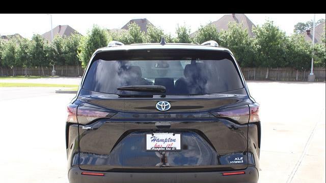 2023 Toyota Sienna XLE 8-Passenger