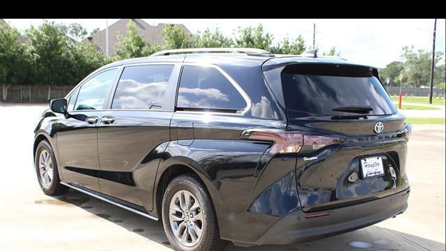 2023 Toyota Sienna XLE 8-Passenger