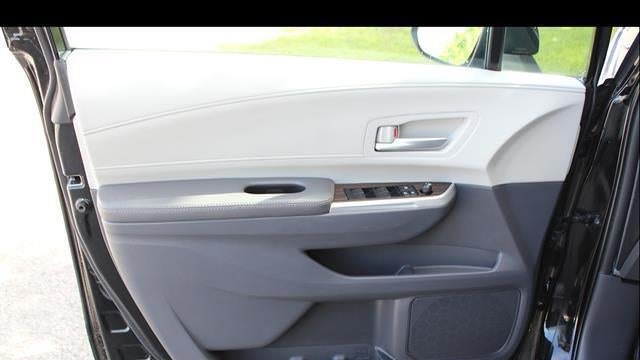 2023 Toyota Sienna XLE 8-Passenger