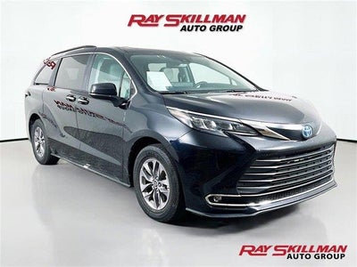 Photo of a 2024 Toyota Sienna XLE 8-Passenger 4DR Mini-Van for sale