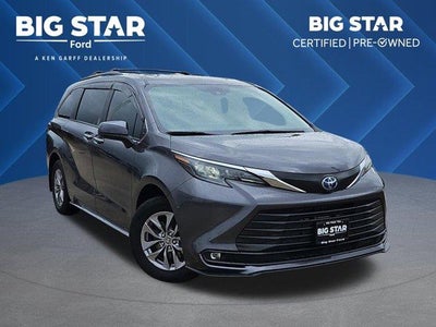 Photo of a 2025 Toyota Sienna XLE 8-Passenger 4DR Mini-Van for sale