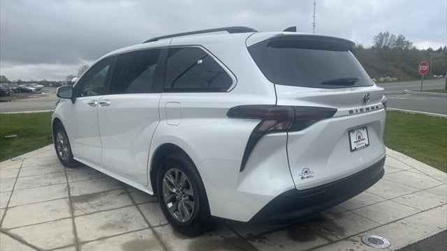 2025 Toyota Sienna XLE 8-Passenger