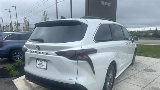 2025 Toyota Sienna XLE 8-Passenger