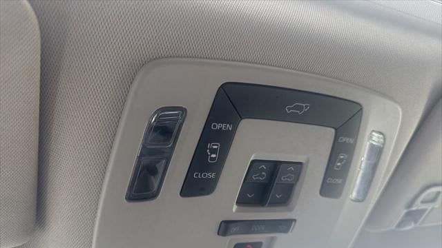 2025 Toyota Sienna XLE 8-Passenger