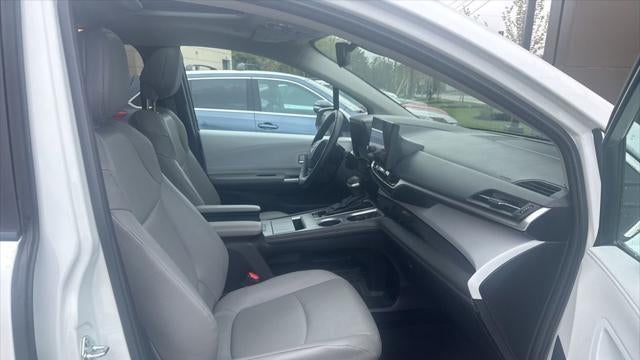 2025 Toyota Sienna XLE 8-Passenger