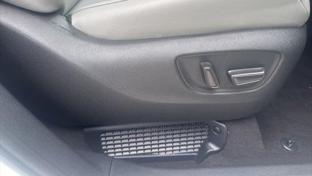 2025 Toyota Sienna XLE 8-Passenger