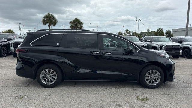 2025 Toyota Sienna XLE 8-Passenger