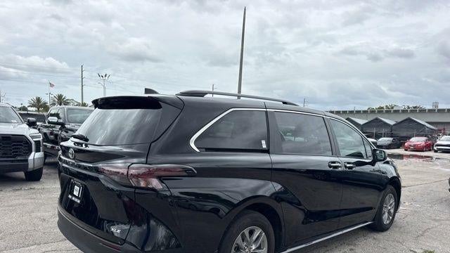 2025 Toyota Sienna XLE 8-Passenger