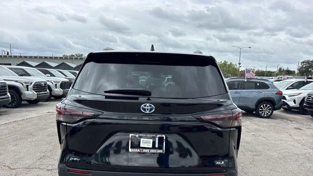 2025 Toyota Sienna XLE 8-Passenger