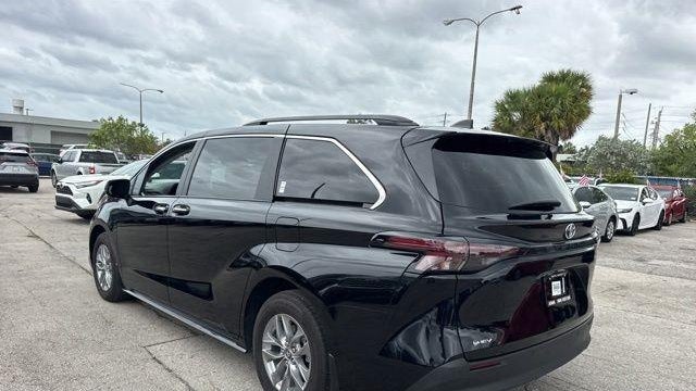 2025 Toyota Sienna XLE 8-Passenger