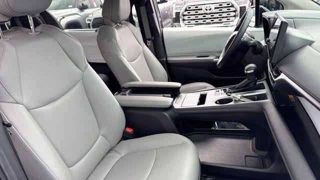 2025 Toyota Sienna XLE 8-Passenger