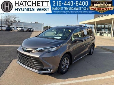 2021 Toyota Sienna XLE 7-Passenger 4DR Mini-Van