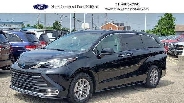 Preowned 2022 Toyota Sienna XLE 8-Passenger for Sale