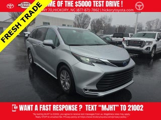 2024 Toyota Sienna with Celestial Silver Metallic Exterior