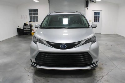 Photo of a 2024 Toyota Sienna XLE 8-Passenger 4DR Mini-Van for sale