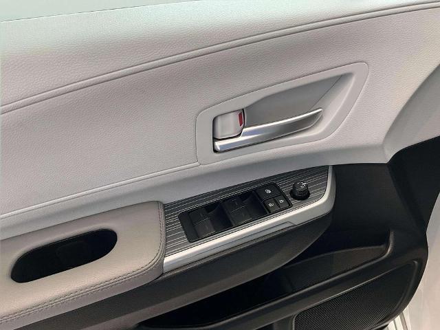 2025 Toyota Sienna - $43,499