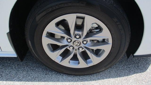 2025 Toyota Sienna XLE 8-Passenger