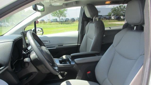 2025 Toyota Sienna XLE 8-Passenger