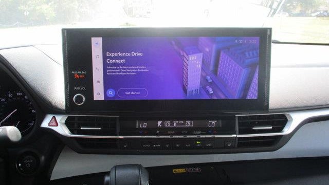 2025 Toyota Sienna XLE 8-Passenger