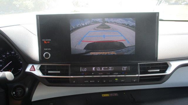 2025 Toyota Sienna XLE 8-Passenger