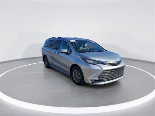 2021 Toyota Sienna with Celestial Silver Metallic Exterior