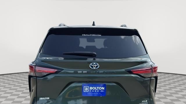 2022 Toyota Sienna XLE 8-Passenger
