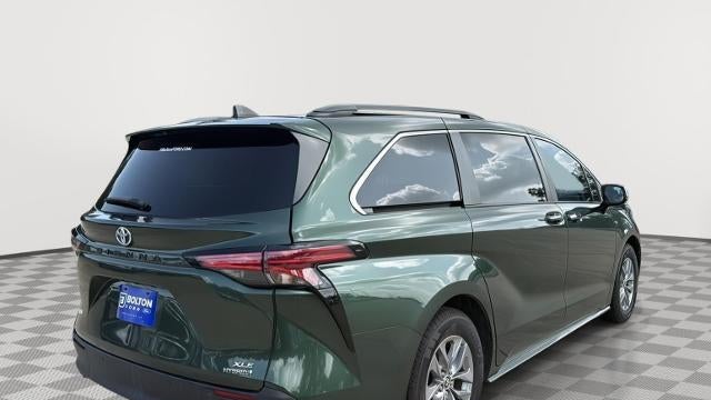 2022 Toyota Sienna XLE 8-Passenger