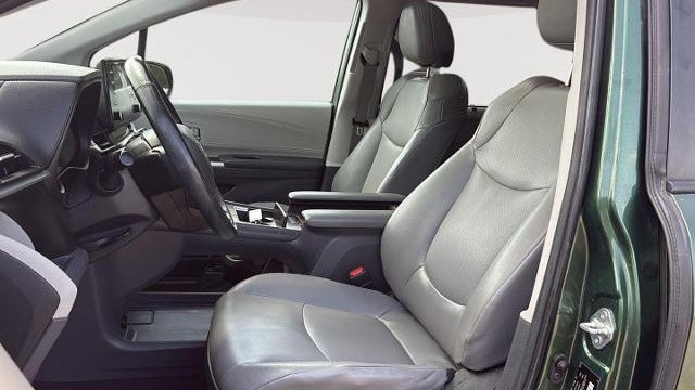 2022 Toyota Sienna XLE 8-Passenger