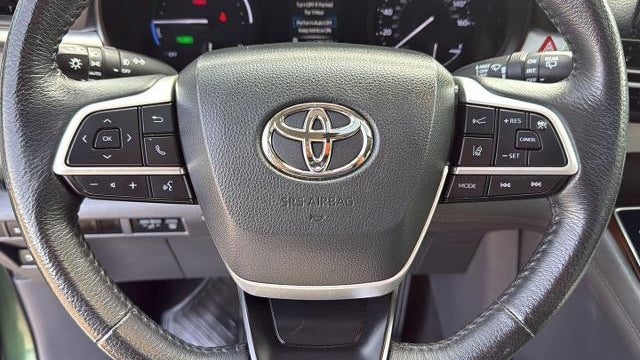2022 Toyota Sienna XLE 8-Passenger
