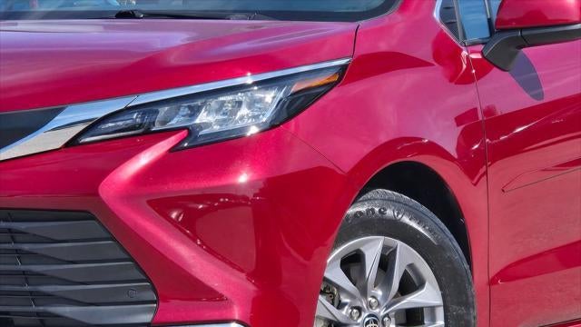 2023 Toyota Sienna XLE 8-Passenger