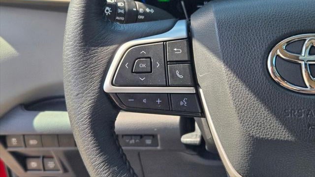 2023 Toyota Sienna XLE 8-Passenger