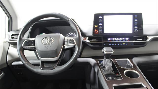 2024 Toyota Sienna XLE 8-Passenger