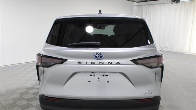 2024 Toyota Sienna XLE 8-Passenger