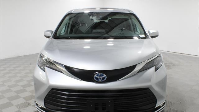 2024 Toyota Sienna XLE 8-Passenger