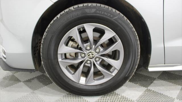 2024 Toyota Sienna XLE 8-Passenger