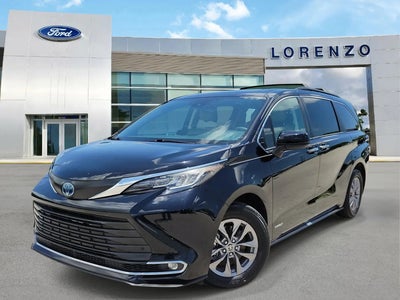2021 Toyota Sienna XLE 7-Passenger 4DR Mini-Van