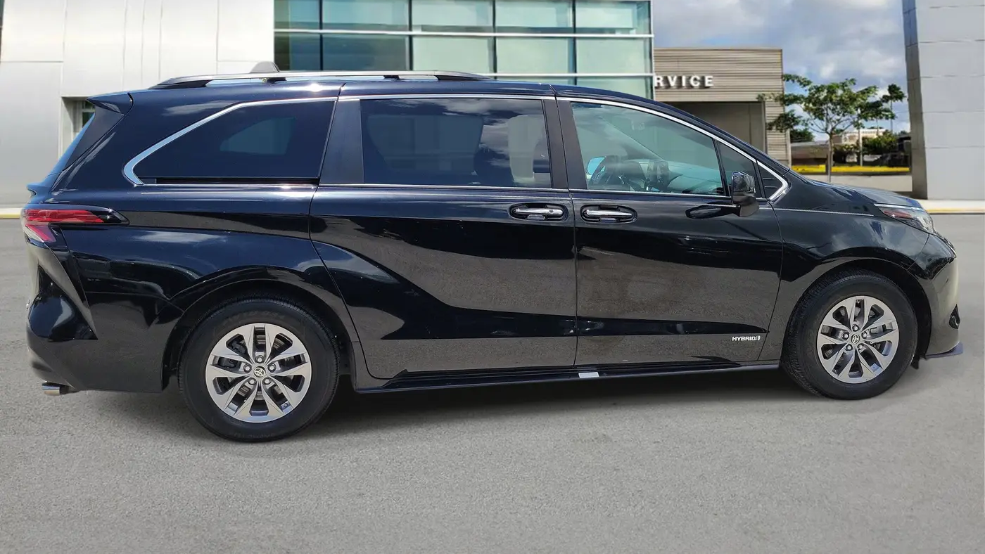 2021 Toyota Sienna XLE 7-Passenger